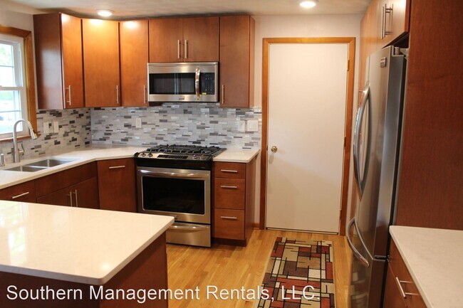Building Photo - 2 br, 1 bath House - 6 East Clearview Drive