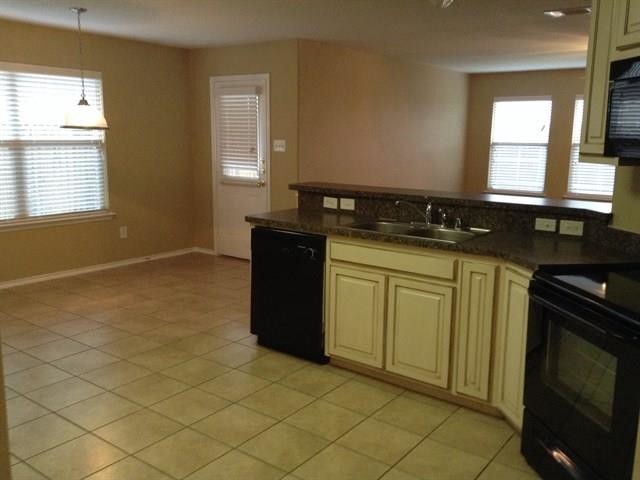 Building Photo - 2024 Allyson Dr