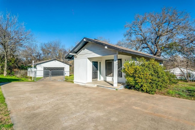 Building Photo - 309 N Dubellette St