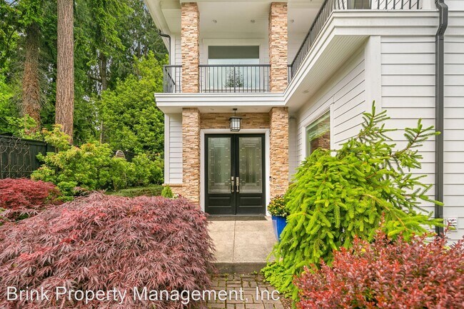Foto del edificio - 4 br, 3.5 bath House - 7646 N Mercer Way
