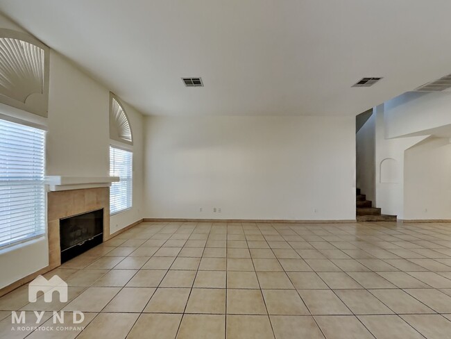 Building Photo - 121 Golf Course St