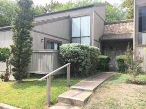 Building Photo - 1905 West Ln