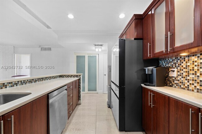 Foto del edificio - 20100 W Country Club Dr