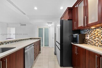 Building Photo - 20100 W Country Club Dr