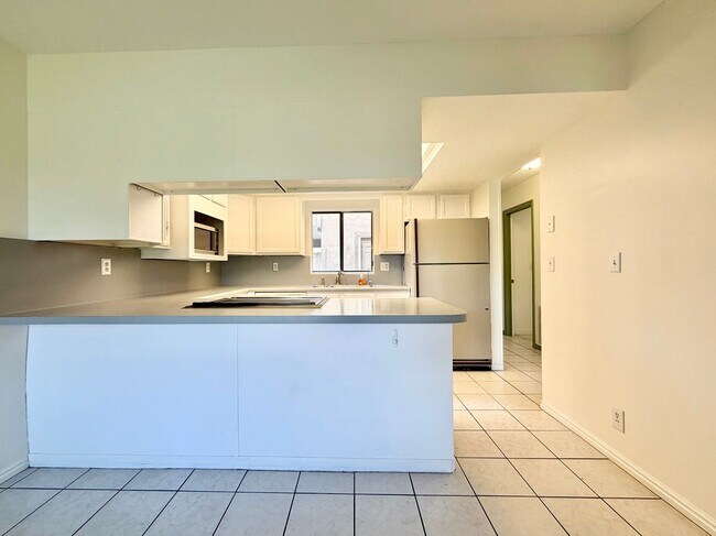 Foto del edificio - 8758 Oak Park Cir