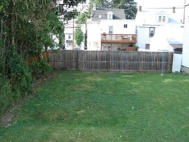 Building Photo - 15 E Garrison St