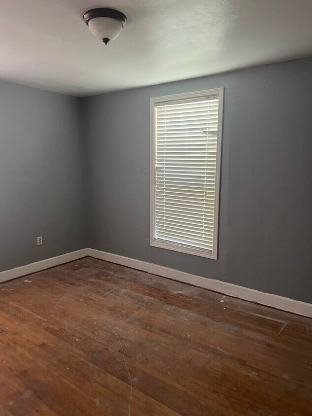 Building Photo - 4008 Brady St