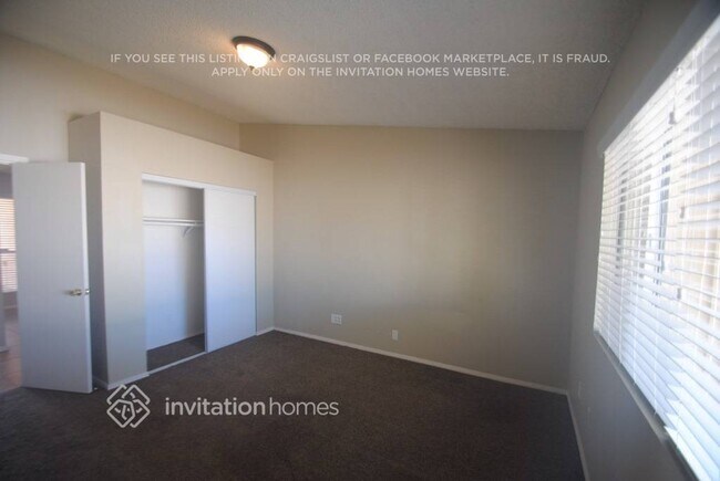 Foto del edificio - 656 S Robin Ln