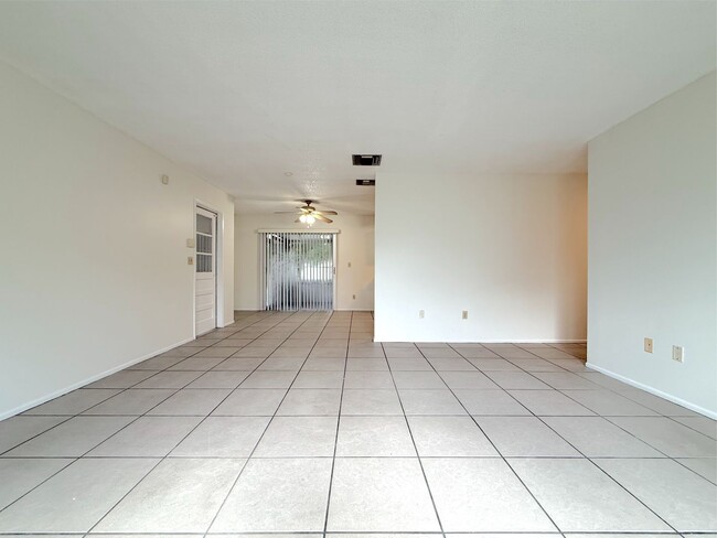 Building Photo - 3/2 Home in College Park