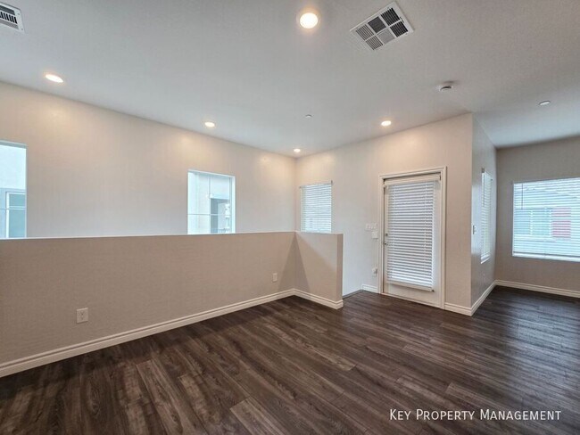 Foto del edificio - 7306 N Decatur Blvd