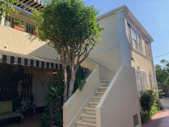 Foto del edificio - 5770 W Olympic Blvd