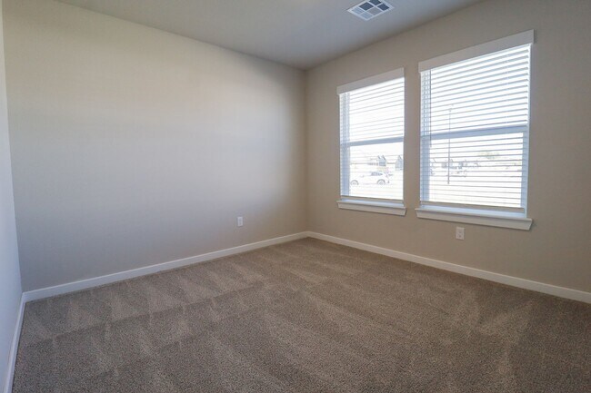 Foto del edificio - Move In Ready! New Construction 5 Bed 3 Bath DR Horton Home