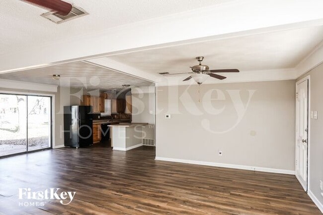 Foto del edificio - 2921 Ridgeway Dr