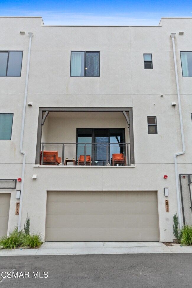 Building Photo - 2059 Rosecrans Ave