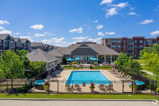 Swimming Pool - The Residences of Orland Park Crossing