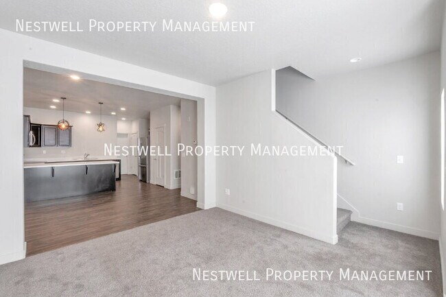 Building Photo - 360 N 725 E