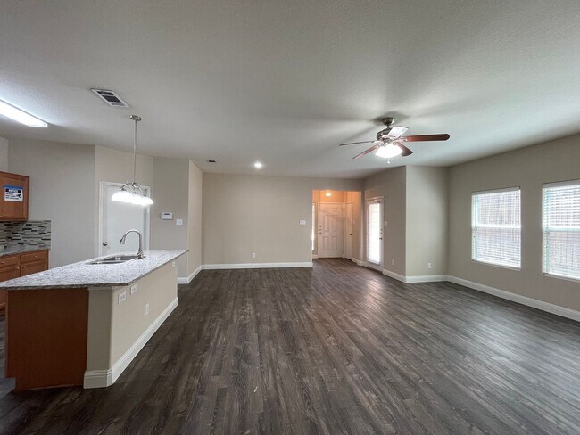 Foto del edificio - 1237 Grand Central Pkwy