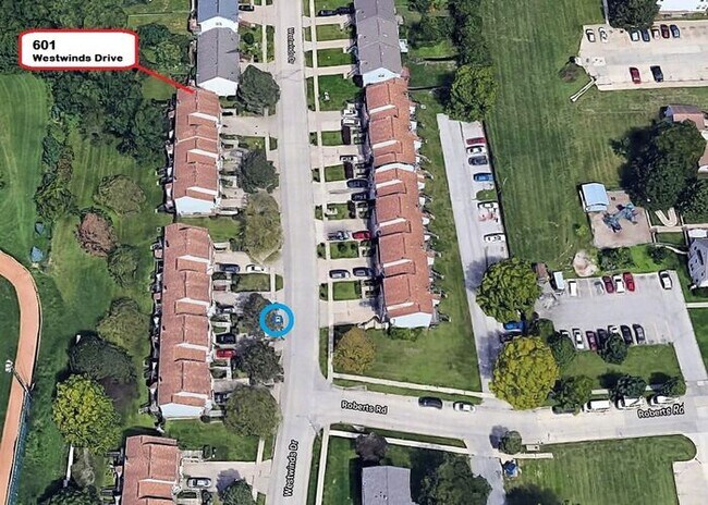 Foto del edificio - $1,475 | 2 Bedroom + Bonus Room, 1.5 Bathroom Town Home | No Pets | Available for July 1st, 2026 ...