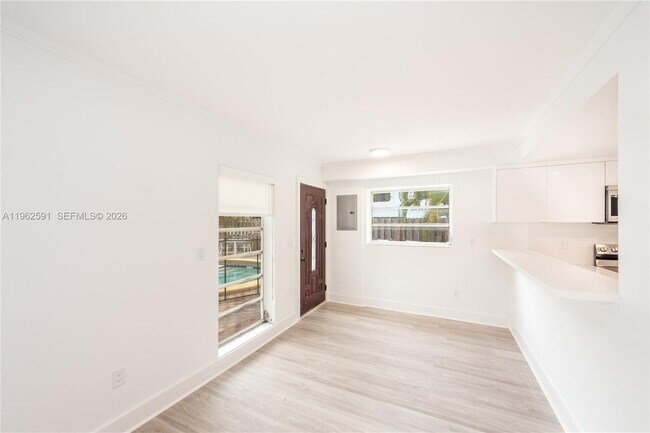 Foto del edificio - 230 Sunrise Dr