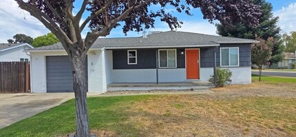 Building Photo - 1021 Buckeye Dr