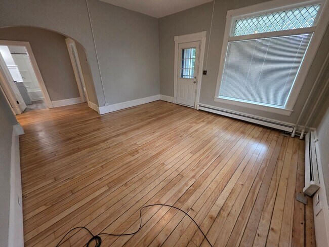Building Photo - 519 N Barstow St