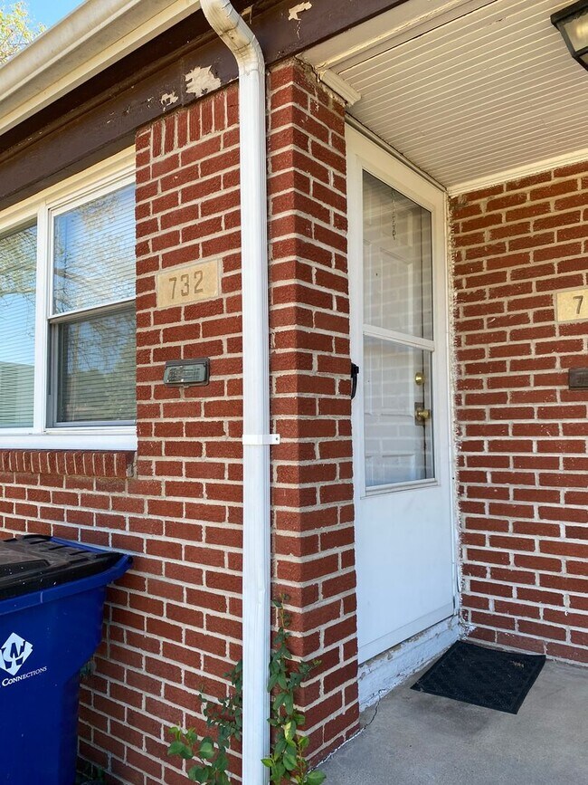 Building Photo - Nice Clean Home - Section 8 accepted