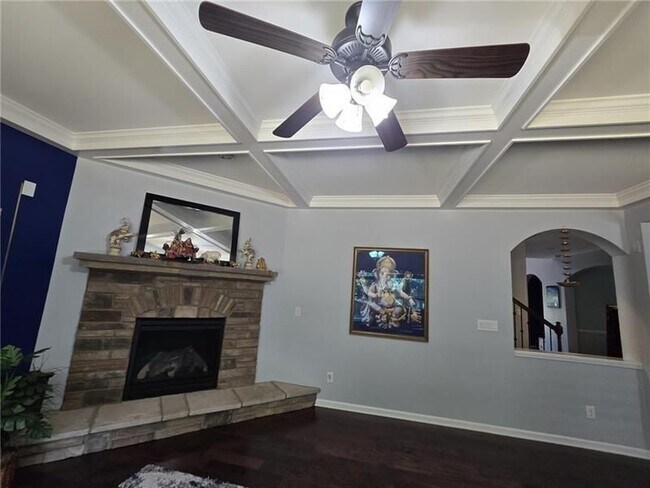 Foto del edificio - 6850 Rocking Horse Ln