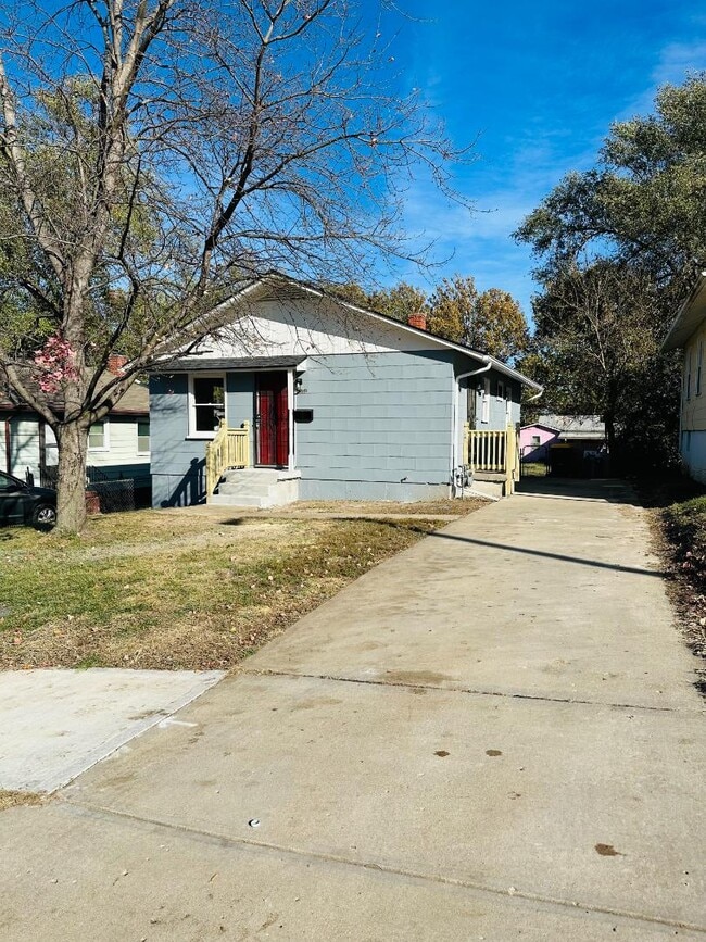 Building Photo - 4551 Lister Ave