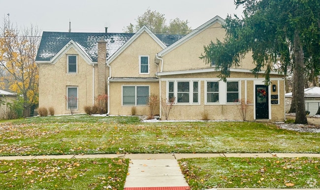 Building Photo - 427 Delles Rd