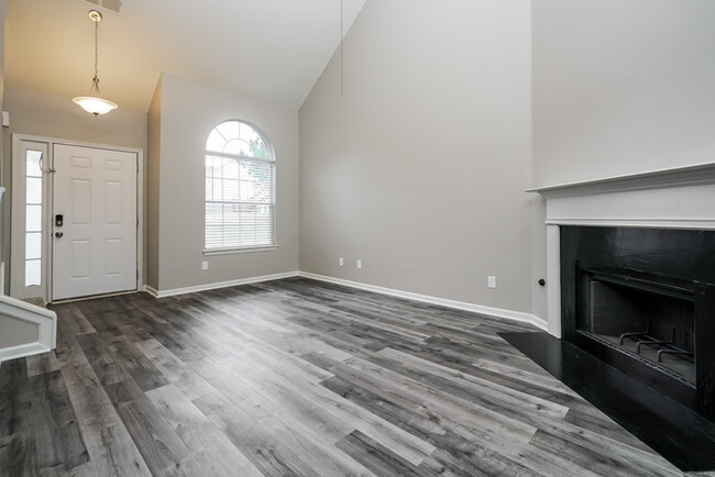 Building Photo - 2802 Knoll View Pl