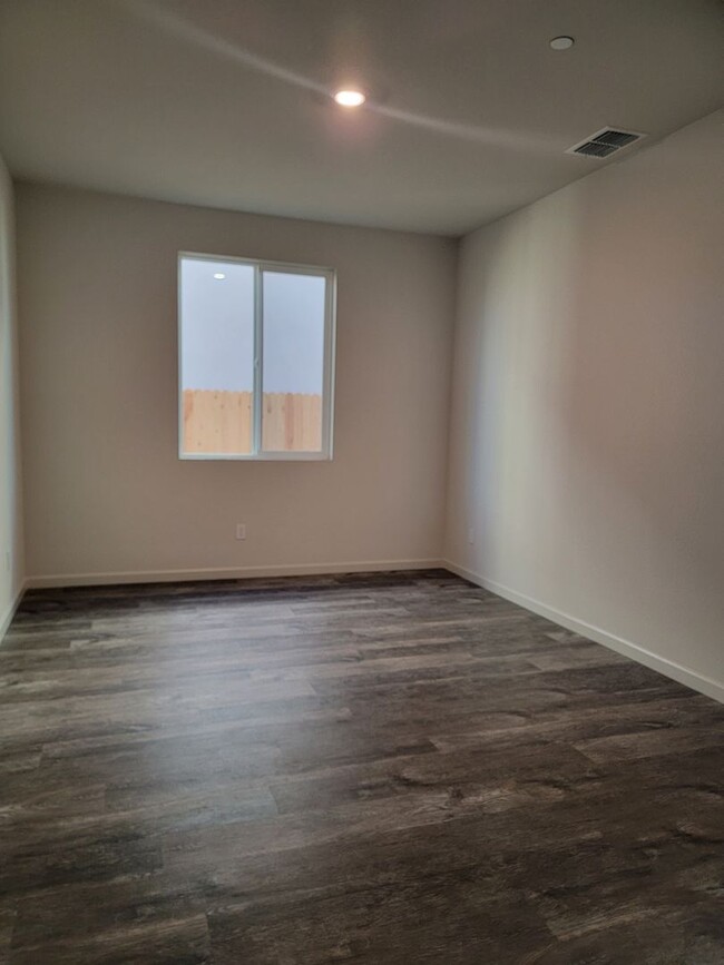 Building Photo - Brand new house ready to be called home