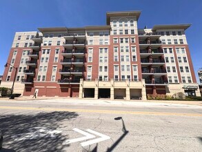 Building Photo - 656 Pearson St