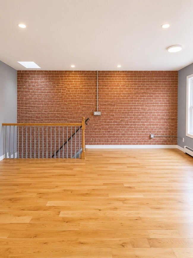 Building Photo - 130 Monticello Ave