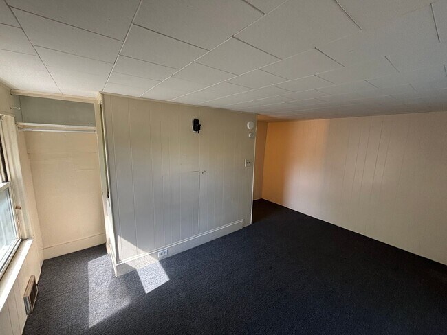 Foto del edificio - JC Single Family Home in Convenient Locale