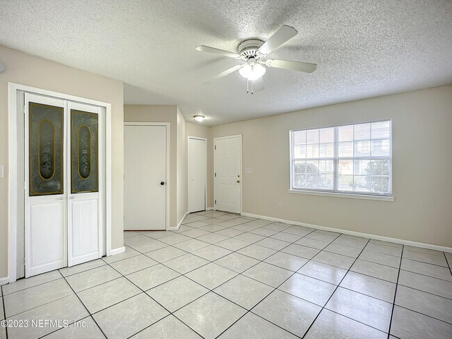 Foto del edificio - 3350 Mandarin Glen Dr