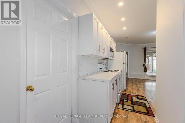 Building Photo - 1566 Lisbon St