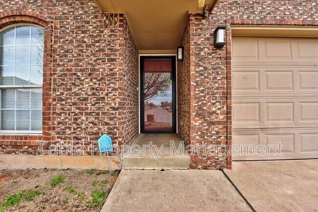 Building Photo - 1104 NW 111th St