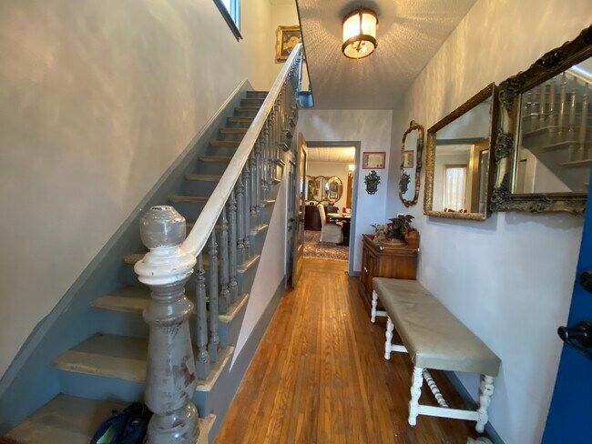 Front Hall - 74241 Tietz St