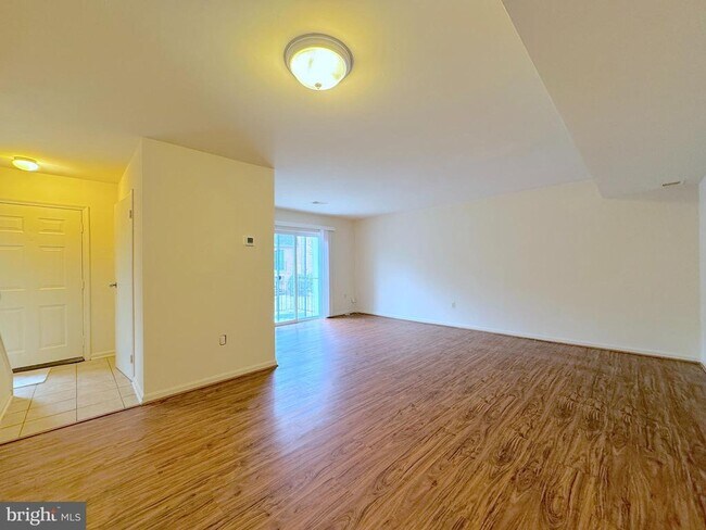 Foto del edificio - 4596 Conwell Dr