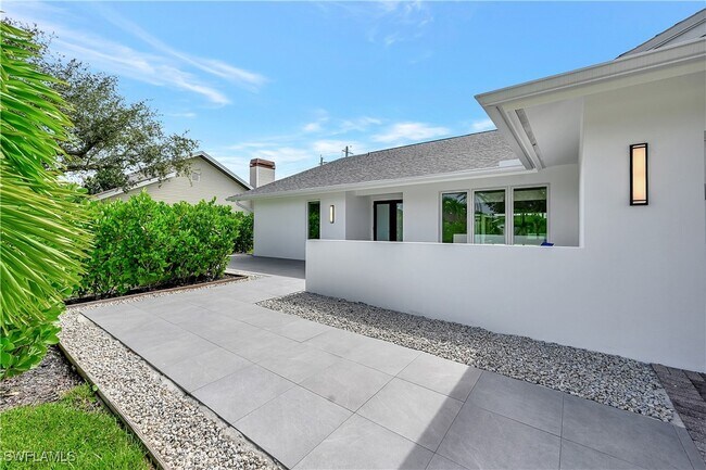 Building Photo - 2517 Kings Lake Blvd
