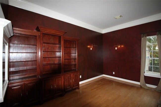 Building Photo - 1648 Lakeside Enclave Dr
