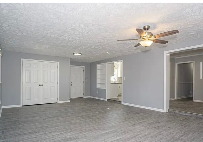 Building Photo - 5105 Palmetto Ln