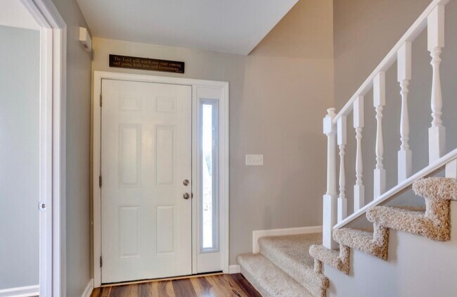 Building Photo - 2121 Silverbrook Dr