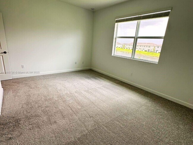 Building Photo - 542 Rivergrass St