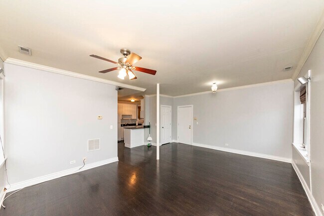 Building Photo - 2021 N Leavitt St
