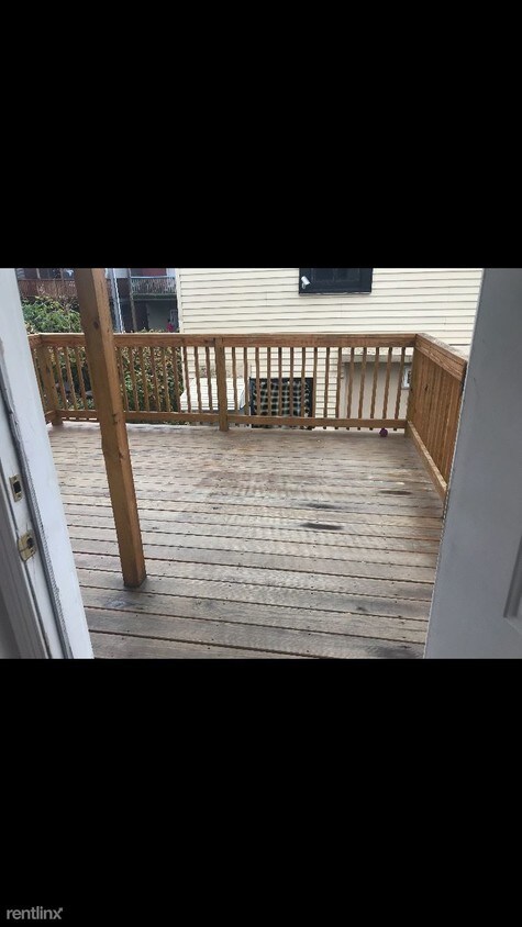 Foto del edificio - 261 Princeton St