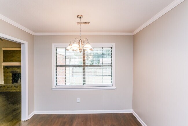 Foto del edificio - 7221 Blue Grass Rd