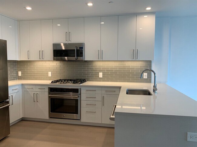 Building Photo - 6 Bruce Reynolds Boulevard Apt #1-800, For...