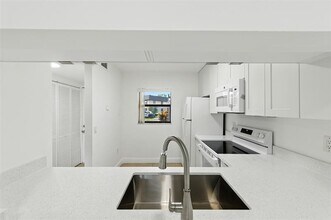 Building Photo - 141 NW 93rd Ave