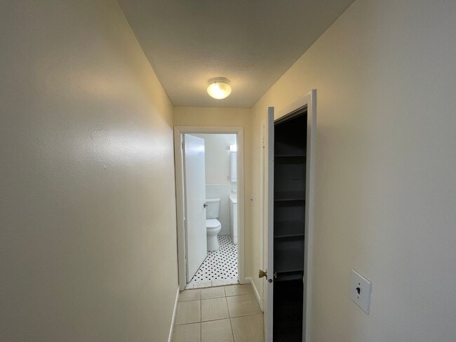 Foto del edificio - Divided Studio with Balcony over Watertown Square